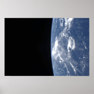 Poster O horizonte e a obscuridade da terra do espaço