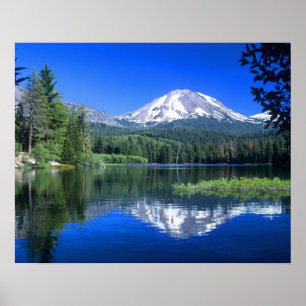 Pôster O Mt. Lassen se ergue acima do Lago Manzanita