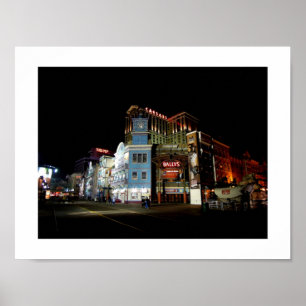 Pôster O passeio à beira mar em Atlantic City na noite