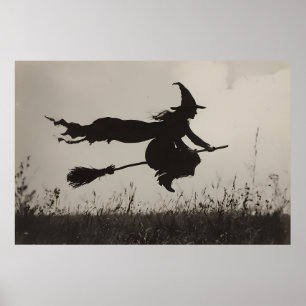 Poster O Voo - Silhueta de Bruxas no Céu