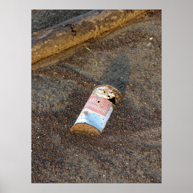Pôster Old Rusty Beer Can ao longo do rio Mississippi (Frente)