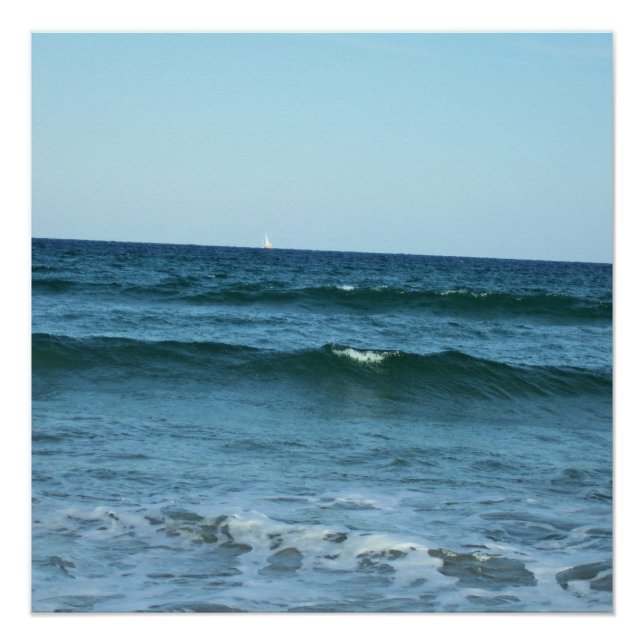 Pôster Ondas do Oceano Azul Estendendo-se em Direção ao H (Frente)