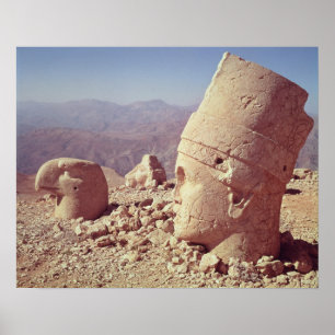 Pôster Opinião uma cabeça colossal e uma águia