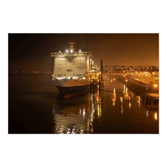 Pôster Orgulho do Ferry Hull à Noite – Atmosférico (Frente)
