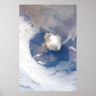 Poster Original máximo da erupção do vulcão de Sarych