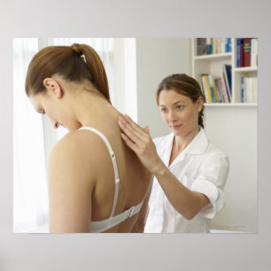 Poster Osteopata que trata o paciente