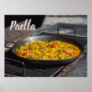 Poster Paella é cozida em um presente de chef