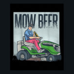 Poster Pai De Corte Mow Beer Engraçado Máquina De Grama<br><div class="desc">O Pai De Corte Mula De Cerveja Engraçado Dotada De Uma Máquina De Grama Engraçada. Presente perfeito para seu pai, mãe, pai, homens, mulheres, amigos e familiares no Dia de Ação de Graças, Dia de Natal, Dia de as mães, Dia de os pais, 4 de julho de 1776 Dia Independente,...</div>