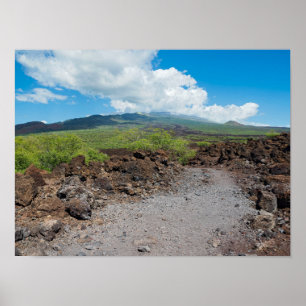 Poster paisagem de lava e montanha ao longo da trilha hoa