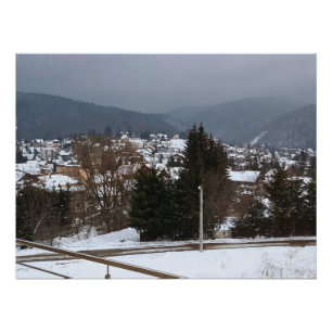 Pôster Panorama da Aldeia de Inverno - Paisagem Rural Rom
