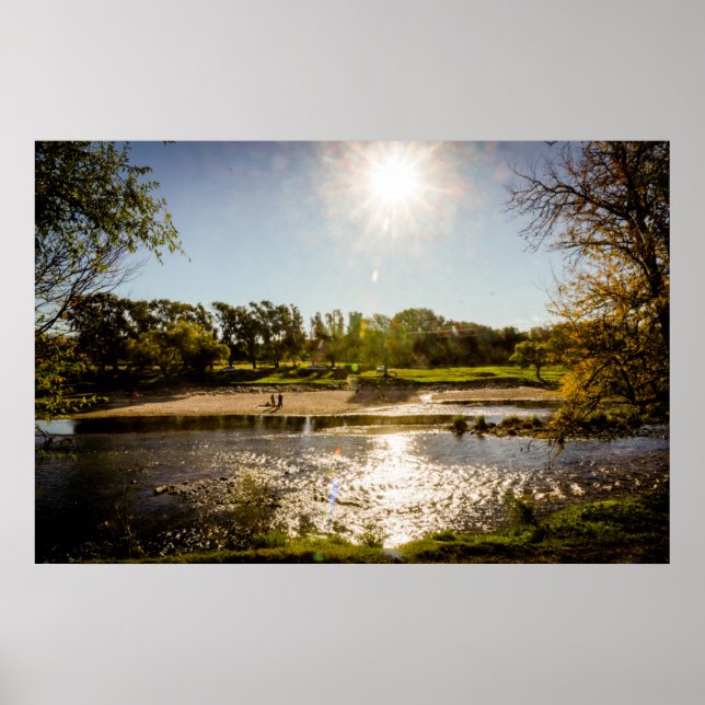 Poster Panorâmica Das Margens De Um Rio Com Céu Limpo (Frente)