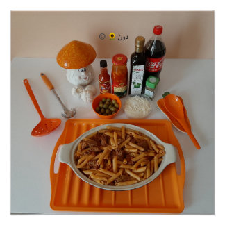 PÔSTER PASTA EM UMA BANDEJA DE LARANJA