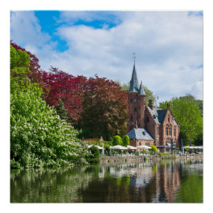 Pôster Pequeno castelo perto do lago em Bruges, Bélgica