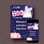 Poster Pequeno sinal de boas-vindas ao chá de fraldas do<br><div class="desc">Pequena garota fofa do Halloween chá de fraldas sinal poster modelo digital de boas-vindas. Um fantasma de bebê bonito com uma abóbora cor-de-água cor-de-água cor-de-rosa num fundo escuro de noite estrelada para a decoração de entrada do chá de fraldas temático do Halloween.</div>