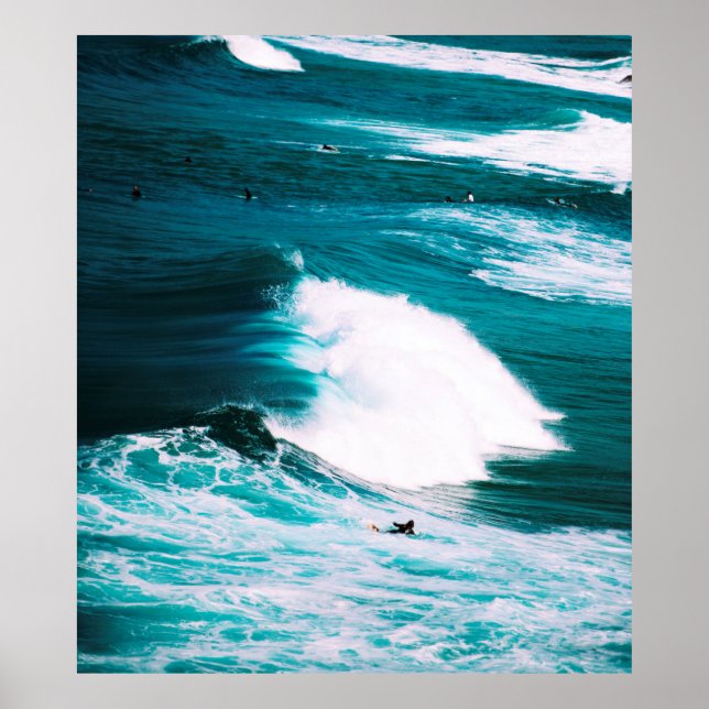 POSTER PESSOA NO PAINEL DE FERRO COM ONDAS OCEANAS (Frente)
