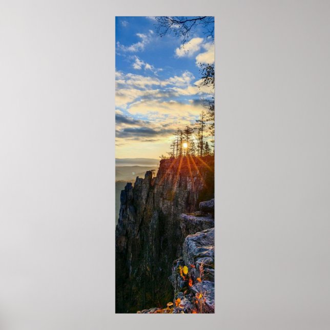 Poster photo of a mountainous autumn forest, mountains, p (Frente)