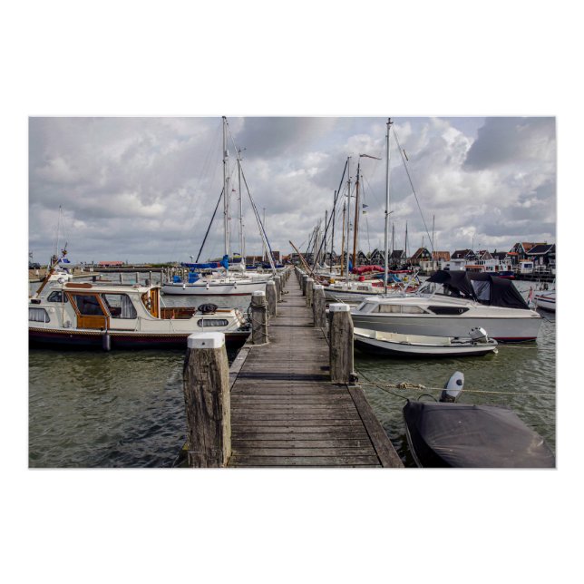 Pôster Pier com barcos e iates em Marken Países Baixos (Frente)