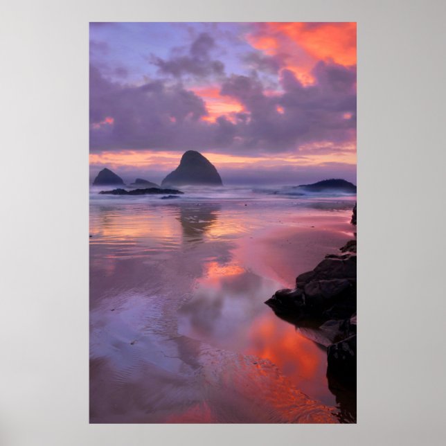 Poster Pilhas de praia e mar de Oregon, pôr do sol (Frente)