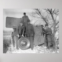 Polícia Invade Cassino Ilegal, 1932. Foto Antiga
