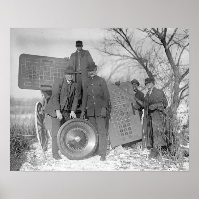 Pôster Polícia invadiu Casino Ilegal, 1932. Vintage Photo (Frente)