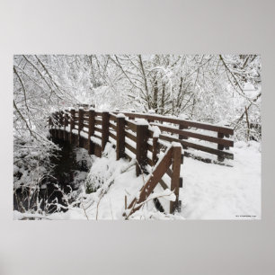 Poster Ponte de madeira coberto de neve