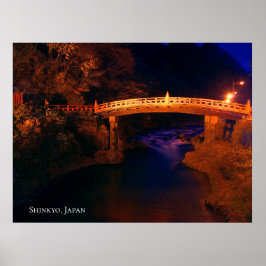 Poster Ponte Sacra Vermelha acima de um Rio à Noite Japão