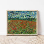 Poster Poppy Field | Vincent van Gogh<br><div class="desc">Poppy Field de Vincent van Gogh é uma pintura paisagística vibrante e expressiva que captura a beleza de um campo exuberante pontilhado com papoilas vermelhas brilhantes. Usando sua assinatura pinceladas giratórias e contrastes ousados de cores, van Gogh dá vida à cena com movimento e energia. Os verduras vívidas do capim...</div>