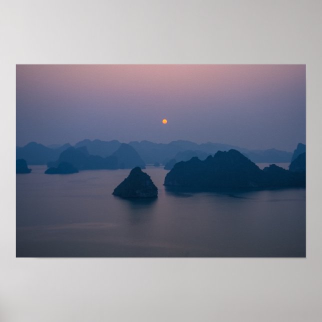 Poster Pôr do sol sobre a Baía de Halong - Vietnã, Ásia (Frente)
