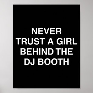 Poster Por trás da cabine do dj meme engraçado de techno 