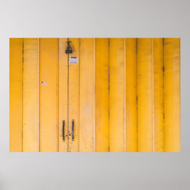 POSTER PORTA DE MADEIRA AMARELA FECHADA COM PADLOCK (Frente)