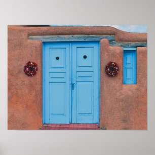 Pôster Portas e grinaldas azuis de Rista, Taos Adobe