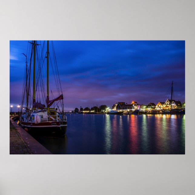 Poster Porto iluminado de Volendam à noite (Frente)