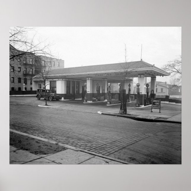 Pôster Posto de Gasolina Amoco, 1925. Foto Antiga (Frente)