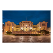 Prédio de Tempestade de Oslo na Noruega à noite