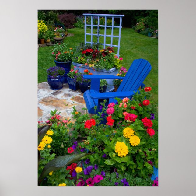 Poster projeto de jardim de contêiner com cadeira azul em (Frente)