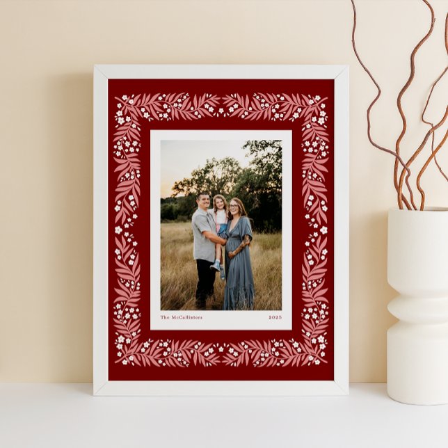 Poster Quadro Floral de Arte do Folheto Vermelho Profundo (Burgundy red Scandinavian folk art style frame with custom photo and text caption)