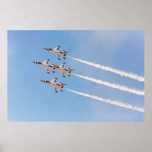 Pôster Quatro F-16 Thunderbirds voam em formação cerrada