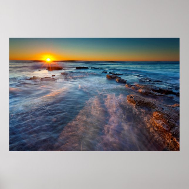 Pôster Raios de sol iluminam o Oceano Pacífico (Frente)