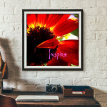 Pôster Red Gerber Daisy Closeup Foto Bold Modern Inspire<br><div class="desc">"Inspire." Uma foto de perto de uma margarida amarela e laranja-vermelha vibrante vai lembrá-lo de um dia quente e de verão. Relaxe e experimente a inspiração desta fotografia sempre que você olha para esta impressão de poster gráfico impressionante. Faz um excelente de presente inspirador e inspirador! Você pode personalizar facilmente...</div>