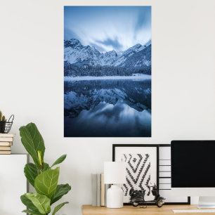 Poster Reflexo das majestosas montanhas no lago Fusine, I
