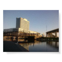 Reflexos à Beira do Canal