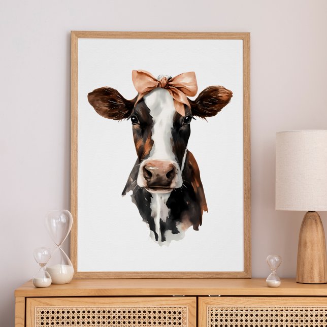 Pôster Retrato de Vaca Fofo Marrom e Branco com Laço Femi (Girly Bow Brown and White Cute Cow Portrait Poster)