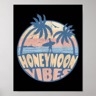 Poster Retro Honeymoon Vibes New Wedde Groom Vaca
