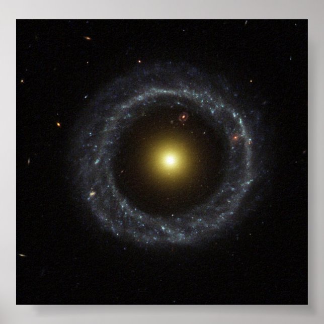 Pôster Ring of Hot Blue Stars Pinwheels Around Yellow Nuc (Frente)