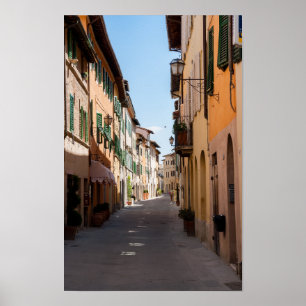 Poster Rua estreita com as fachadas velhas na vila de