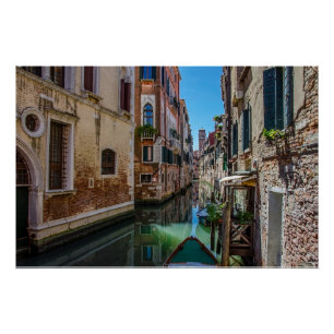 Pôster Rua estreita com canal em Veneza