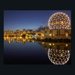 Pôster Science World e CBD refletidos em False Creek,<br><div class="desc">COPYRIGHT David Wall / DanitaDelimont.com | CN02 DWA0002.jpg | Science World e CBD refletidos em False Creek,  Vancouver,  British Columbia,  Canadá</div>