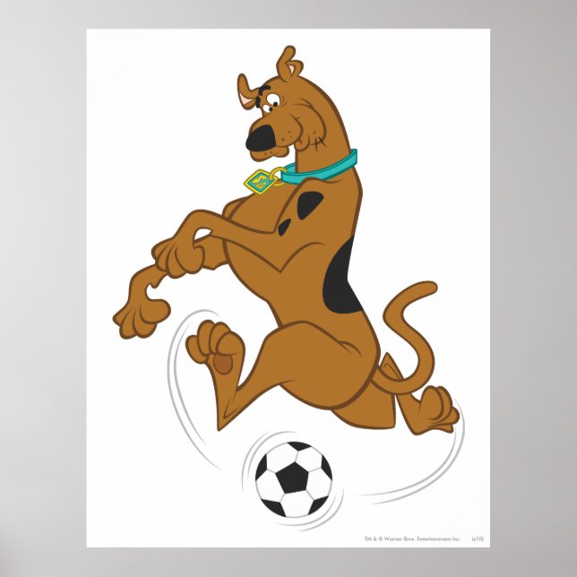 Pôster Scooby-Doo que retrocede a bola de futebol (Frente)