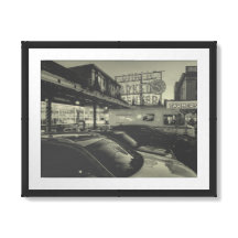 Seattle Pike Market em preto e branco à noite