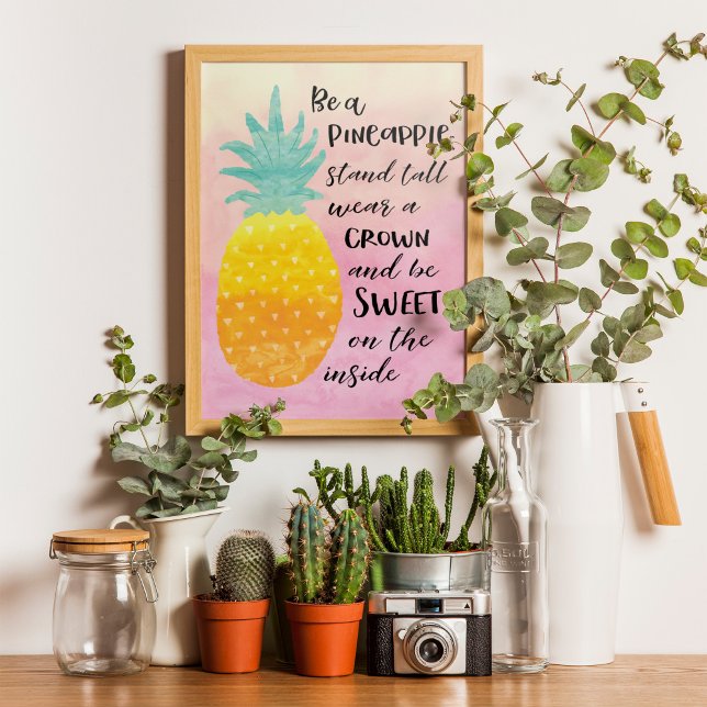 Pôster Seja Uma Tipografia De Aquarela Inspiradora (Remember to stay sunny and quirky all year around with this funny poster.)